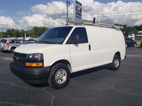 Used 2020 Chevrolet Express 2500 image 4