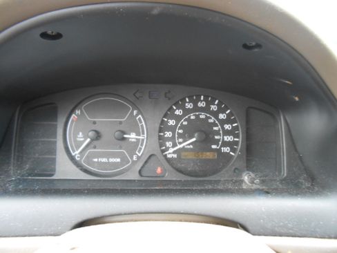 Used 2002 Toyota Corolla CE FWD image 16