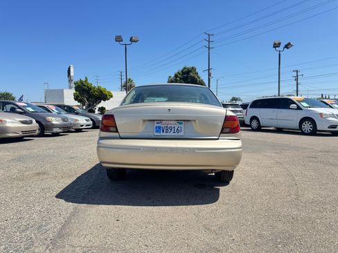 Used 2001 Saturn S-Series SL1 Sedan FWD image 7