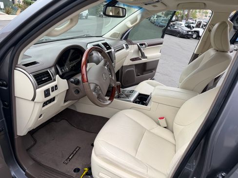 Used 2016 Lexus GX 460 image 18