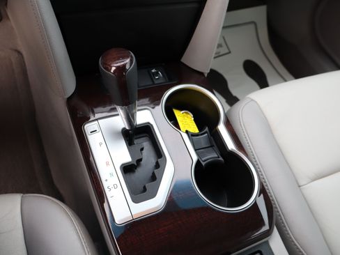 Used 2012 Toyota Camry XLE image 31