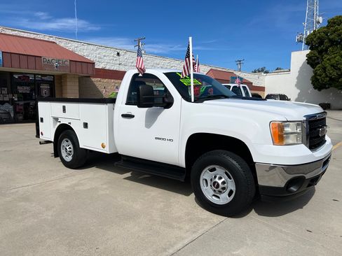 Used 2011 GMC Sierra 2500 W/T image 3