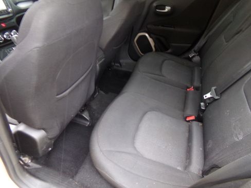 Used 2015 Jeep Renegade FWD Latitude image 13