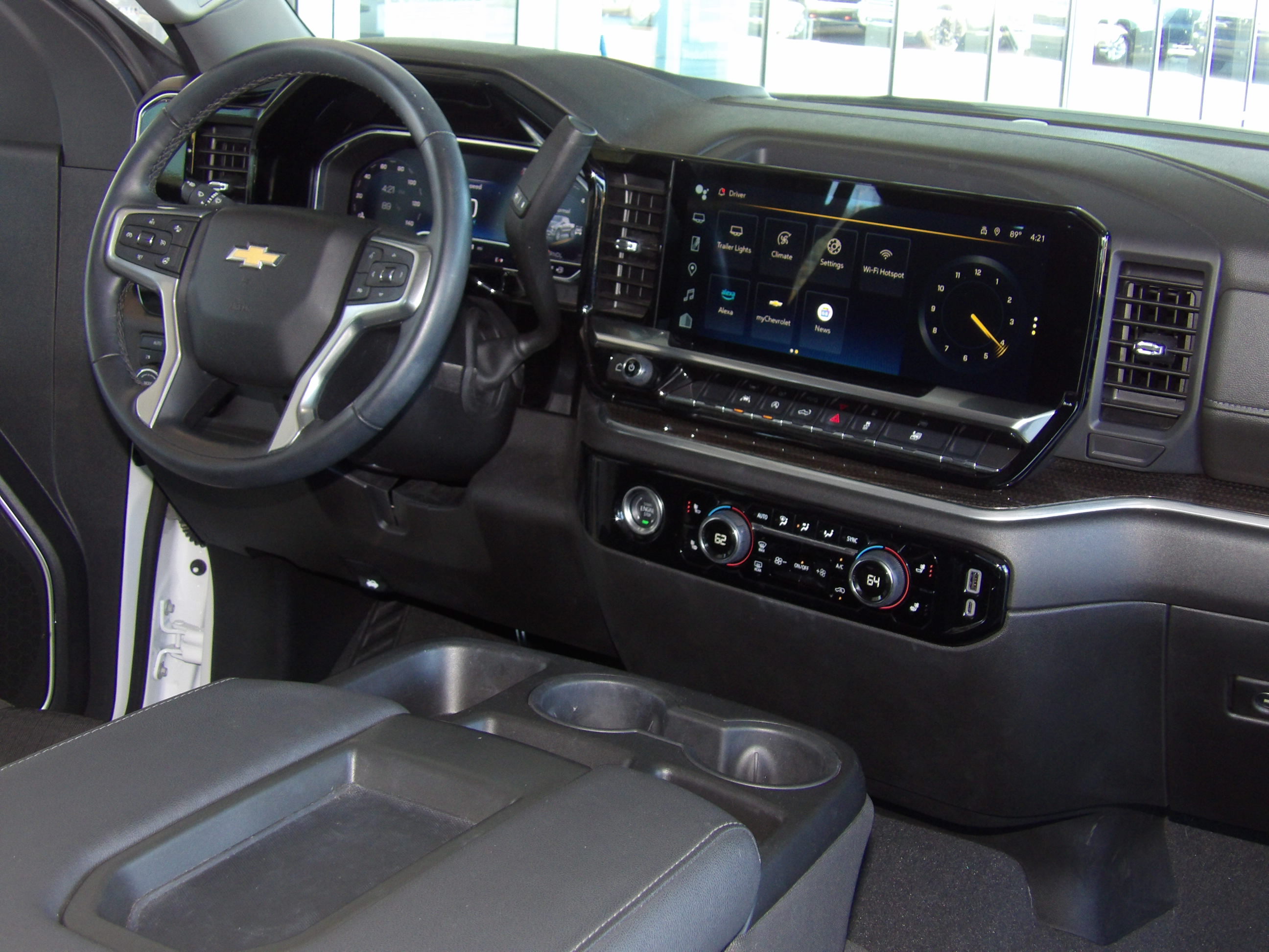 Used 2024 Chevrolet Silverado 1500 4x4 Crew Cab LT image 24