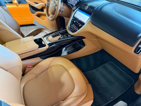 Used 2021 Aston Martin DBX AWD/4WD image 44