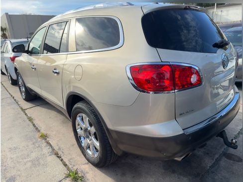 Used 2008 Buick Enclave CXL image 3