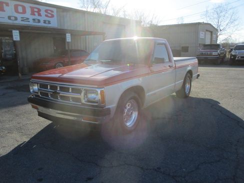 Used 1993 Chevrolet S10 Pickup LS image 2