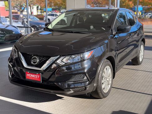 Used 2022 Nissan Rogue Sport S image 3
