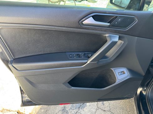 Used 2018 Volkswagen Tiguan SEL image 10