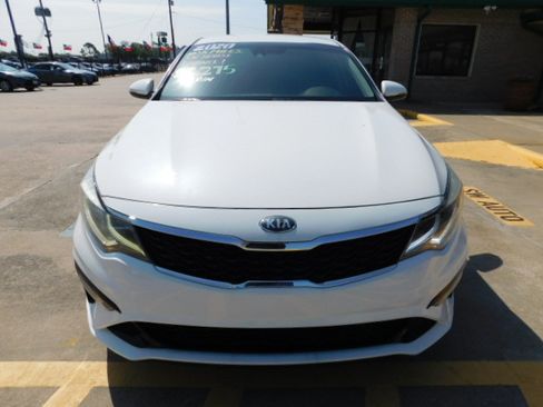 Used 2020 Kia Optima LX image 3