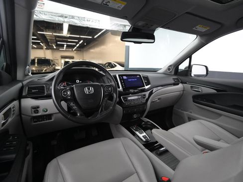 Used 2017 Honda Pilot Touring image 29