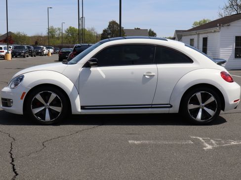 Used 2013 Volkswagen Beetle 2.0T image 5