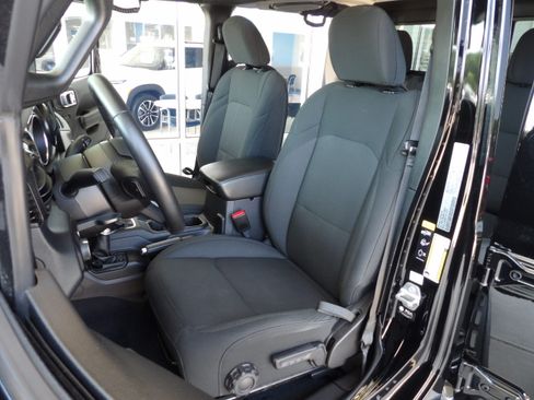 Used 2022 Jeep Gladiator Sport AWD/4WD image 22
