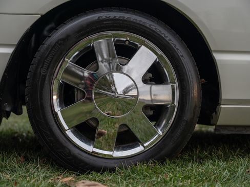 Used 2003 Ford Thunderbird image 29