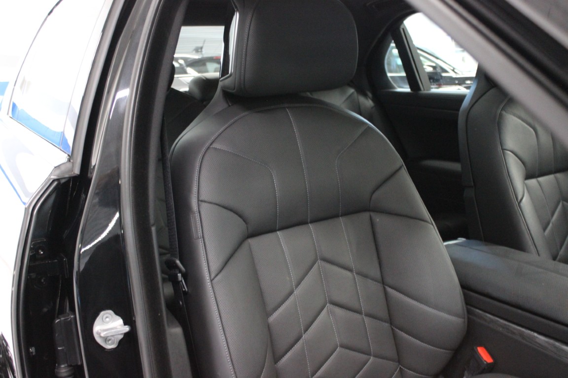 Used 2024 BMW i7 xDrive60 AWD/4WD image 59