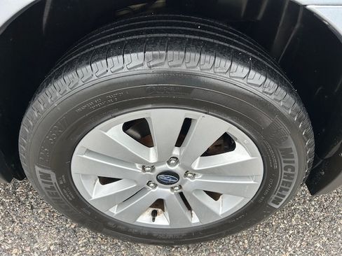 Used 2018 Subaru Outback 2.5i AWD/4WD image 18