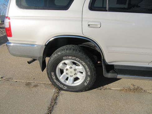 Used 1999 Toyota 4Runner SR5 Premium image 12