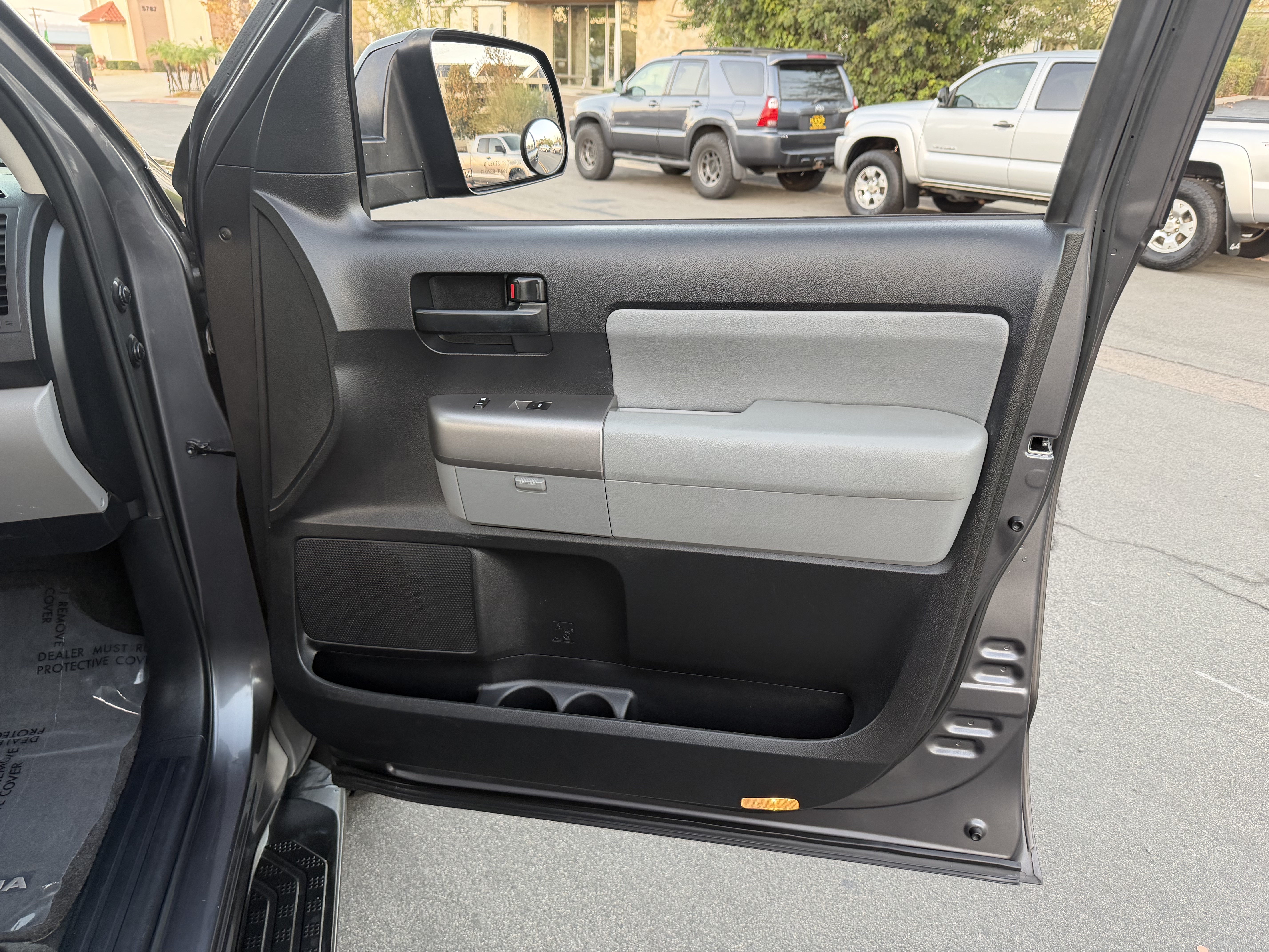 Used 2012 Toyota Sequoia 4WD image 28