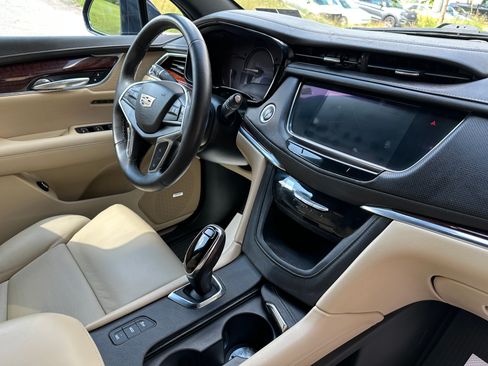 Used 2017 Cadillac XT5 Luxury image 13