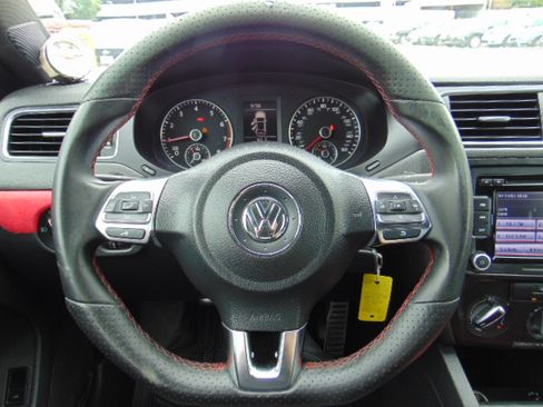 Used 2014 Volkswagen Jetta GLI Autobahn image 16