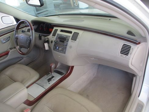 Used 2006 Hyundai Azera Limited FWD image 15