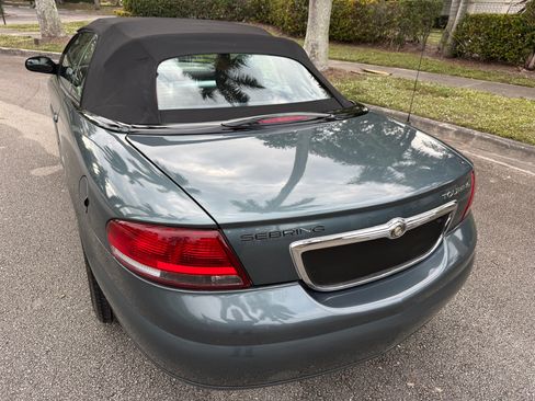 Used 2005 Chrysler Sebring Touring image 31