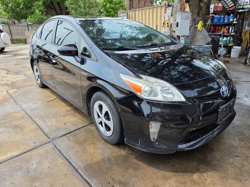 Used 2014 Toyota Prius Three FWD image 1