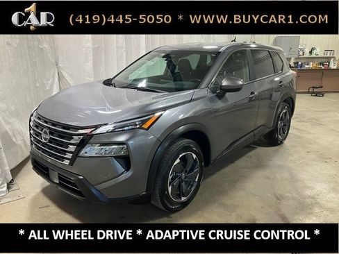 Used 2025 Nissan Rogue SV image 1