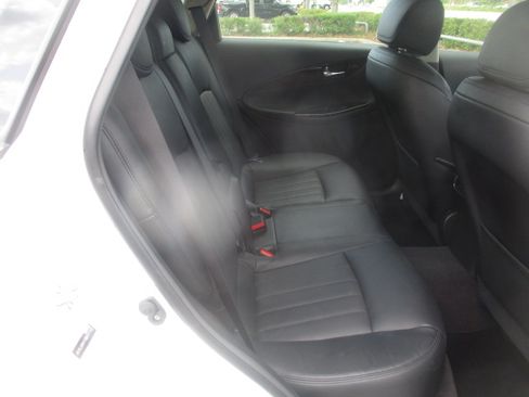 Used 2017 INFINITI QX50 AWD image 10