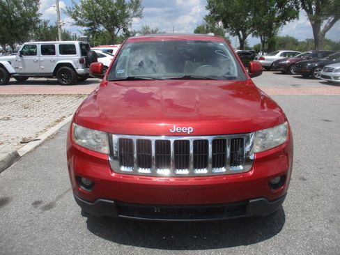 Used 2011 Jeep Grand Cherokee Laredo AWD/4WD image 3