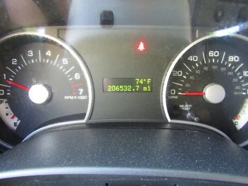 Used 2007 Ford Explorer XLT image 17