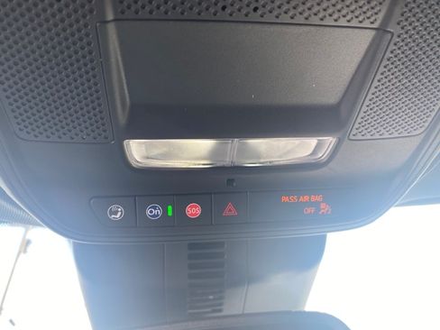 Used 2025 GMC Acadia AT4 image 12