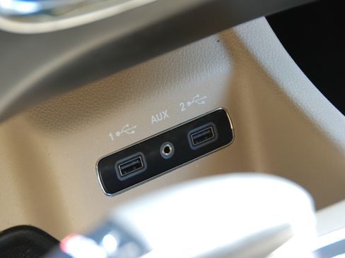 Used 2018 Dodge Durango AWD SXT image 24