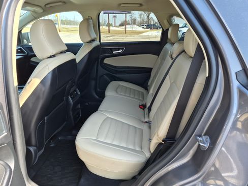 Used 2023 Ford Edge SEL image 6