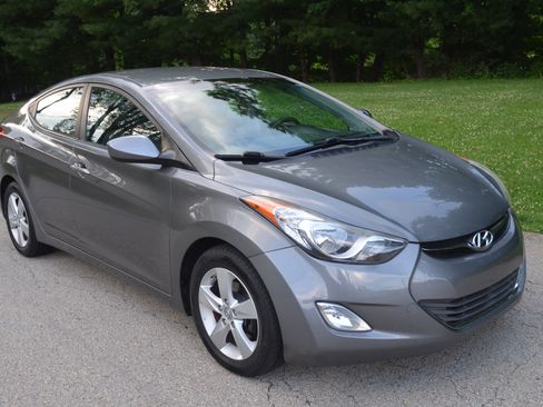 Used 2013 Hyundai Elantra GLS FWD image 6