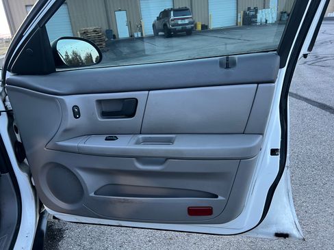 Used 2005 Ford Taurus SE image 21