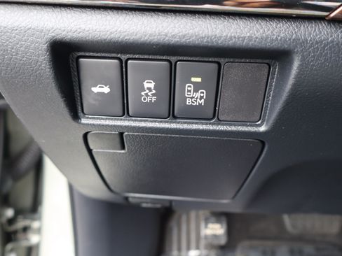 Used 2013 Toyota Avalon XLE Touring FWD image 20