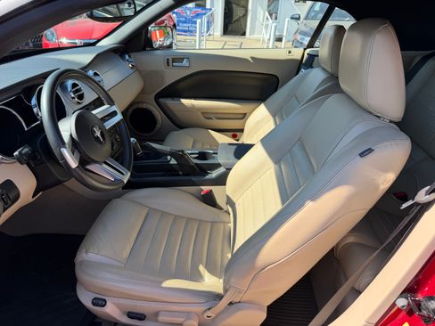 Used 2005 Ford Mustang GT Premium Convertible RWD image 4