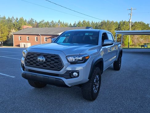 Used 2019 Toyota Tacoma image 1