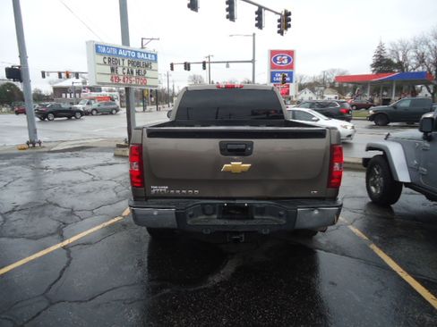 Used 2013 Chevrolet Silverado 1500 Z71 image 2