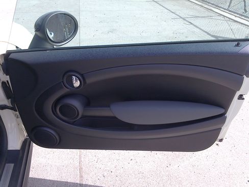 Used 2011 MINI Cooper image 10