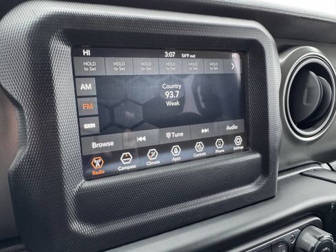 Used 2022 Jeep Wrangler Unlimited Willys image 9