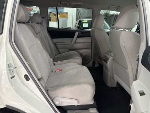 Used 2012 Toyota Highlander Sport image 16