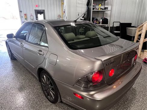 Used 2004 Lexus IS 300 image 3
