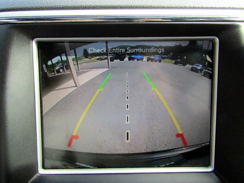 Used 2015 Jeep Grand Cherokee 4WD Laredo image 22