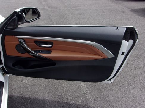 Used 2016 BMW 435i xDrive Convertible AWD/4WD image 23