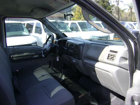 Used 2003 Ford F250 XL image 11