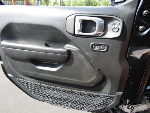 Used 2021 Jeep Gladiator Sport image 19