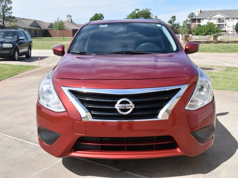 Used 2019 Nissan Versa SV FWD image 8