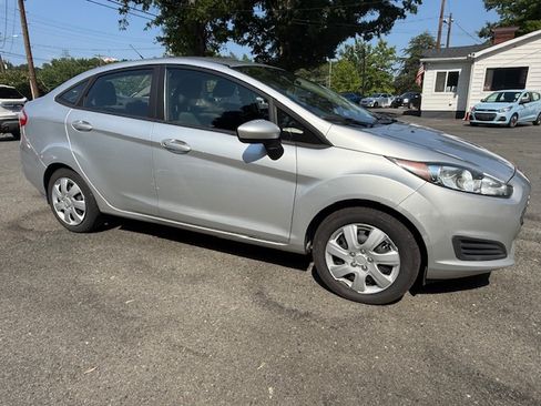 Used 2015 Ford Fiesta S image 3